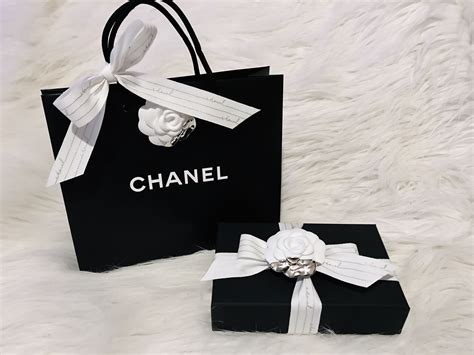 confezione regalo chanel|Chanel corporate gift set.